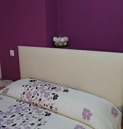 Navia بيت ضيافة A Pontenova