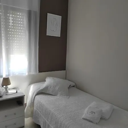 Navia بيت ضيافة A Pontenova